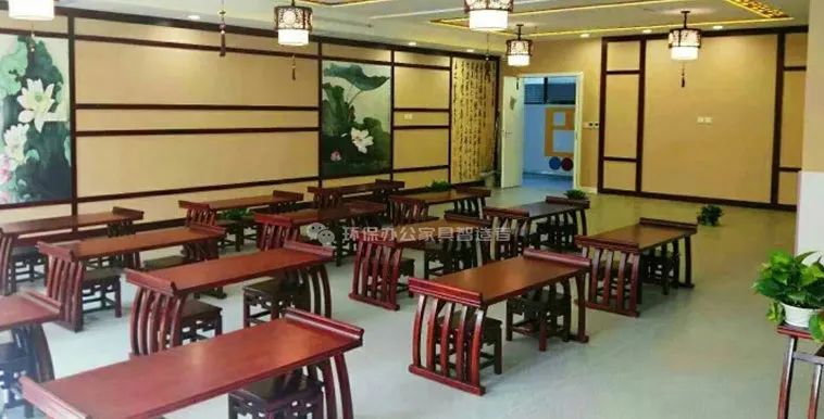 國學(xué)教室家具、國學(xué)桌、仿古書畫桌、馬鞍桌圖片